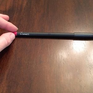 Mac Embrace Me Lip Liner